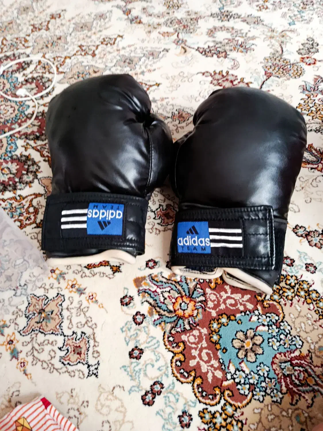 دستکش بوکس ادیداس درحد نو|تجهیزات ورزشی|اسلامشهر, مسکن مهر اسلاشهر (شهرک امام خمینی)|دیوار