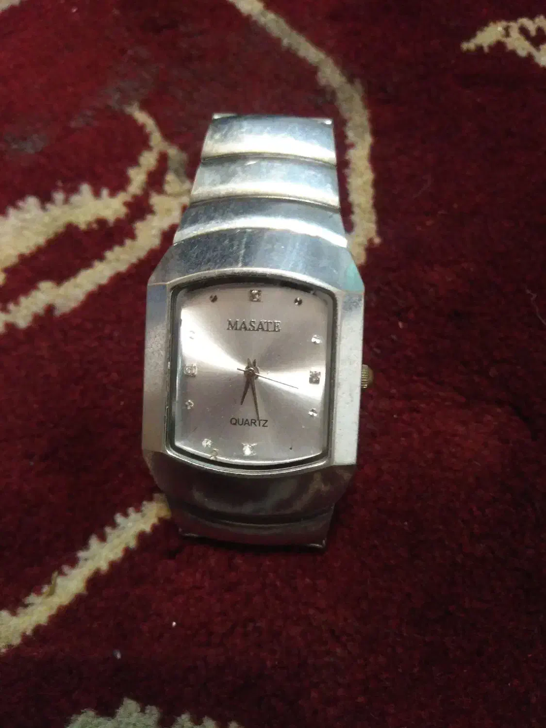 ساعت|ساعت|مشهد, انقلاب|دیوار