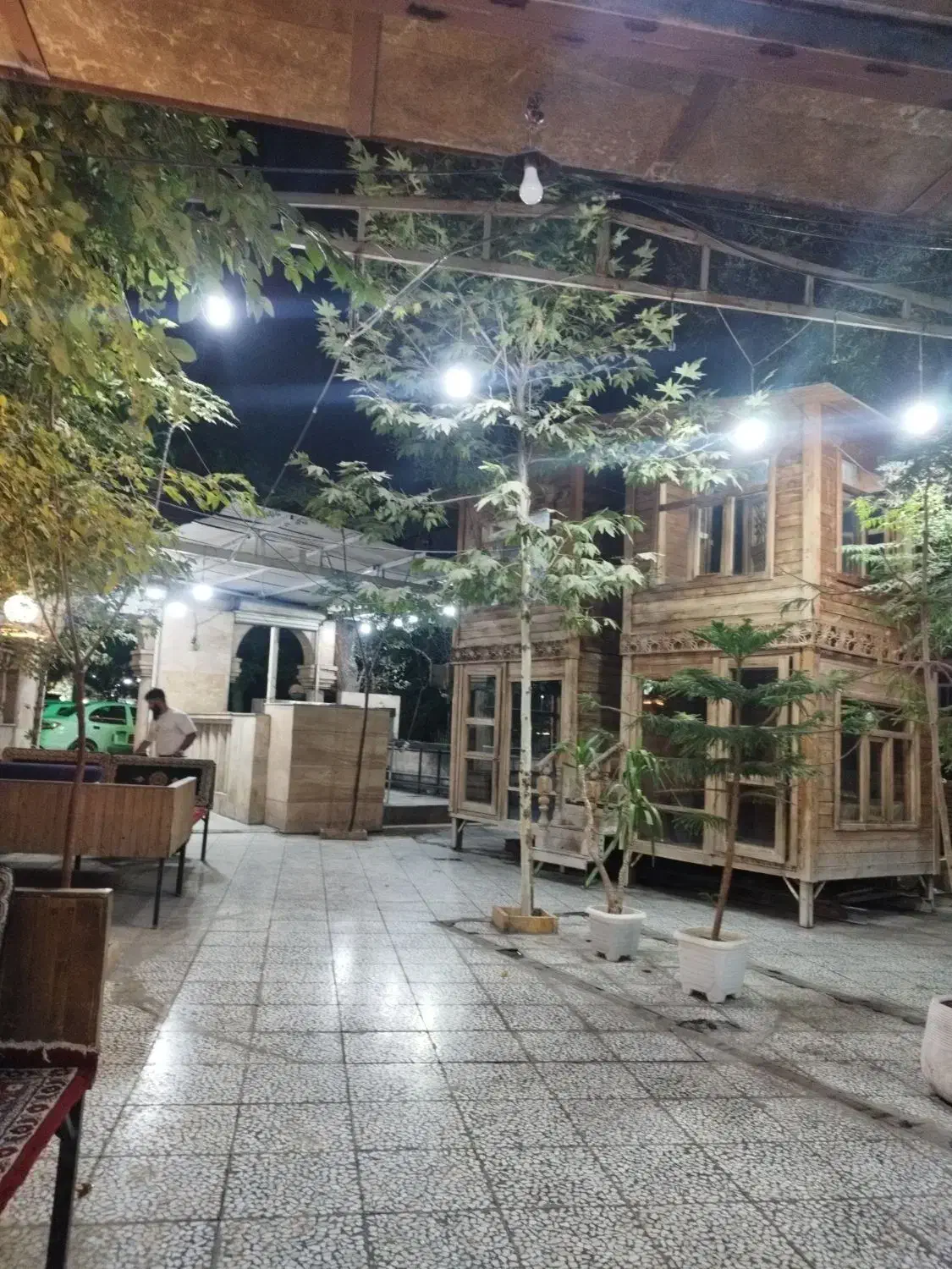 شاطر در رستوران بهاران طاقبستان|استخدام خدمات فروشگاه و رستوران|کرمانشاه, |دیوار