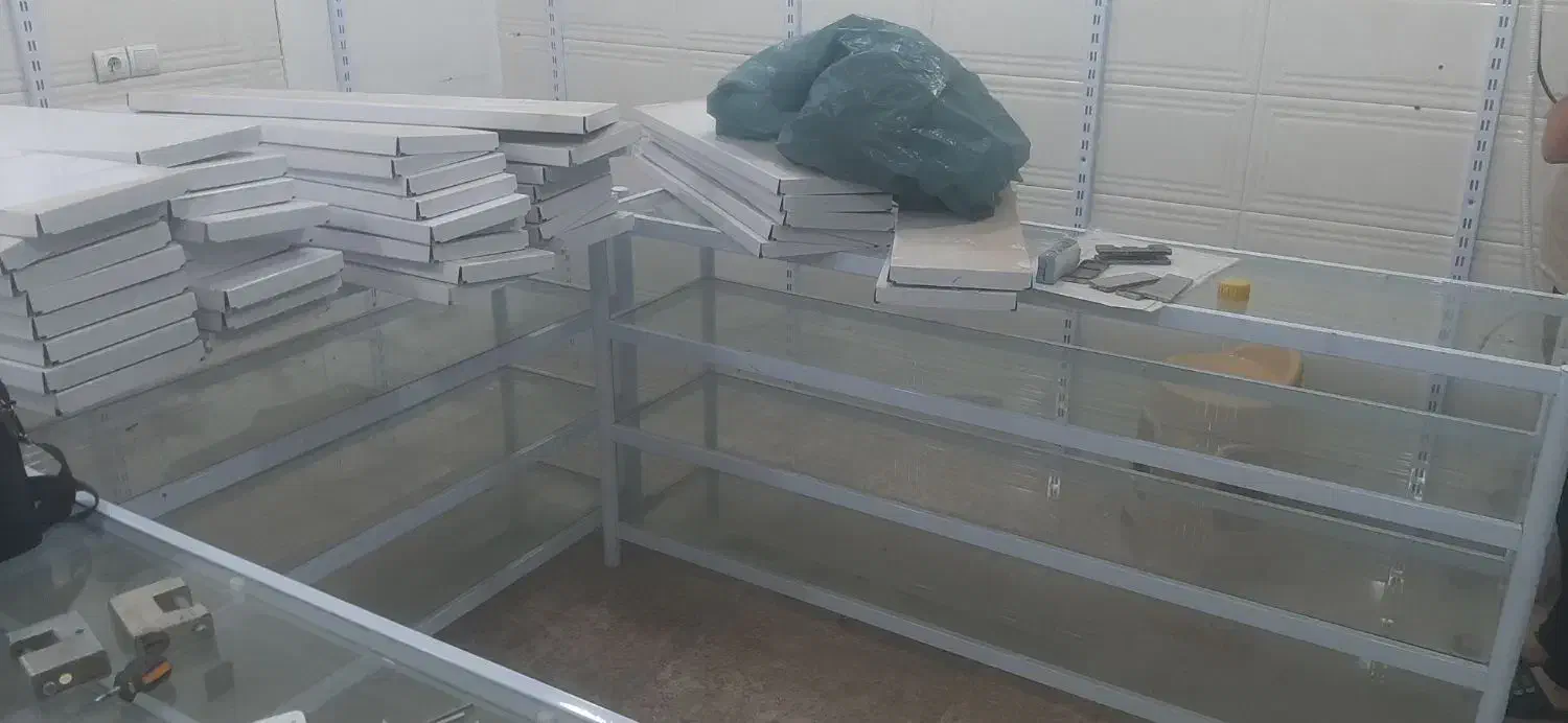 ویترین ۲ متری ۴ طبقه سفید رنگ بهمراه شیشه|بوفه، ویترین، کنسول|اهواز, کوی مهدیس|دیوار