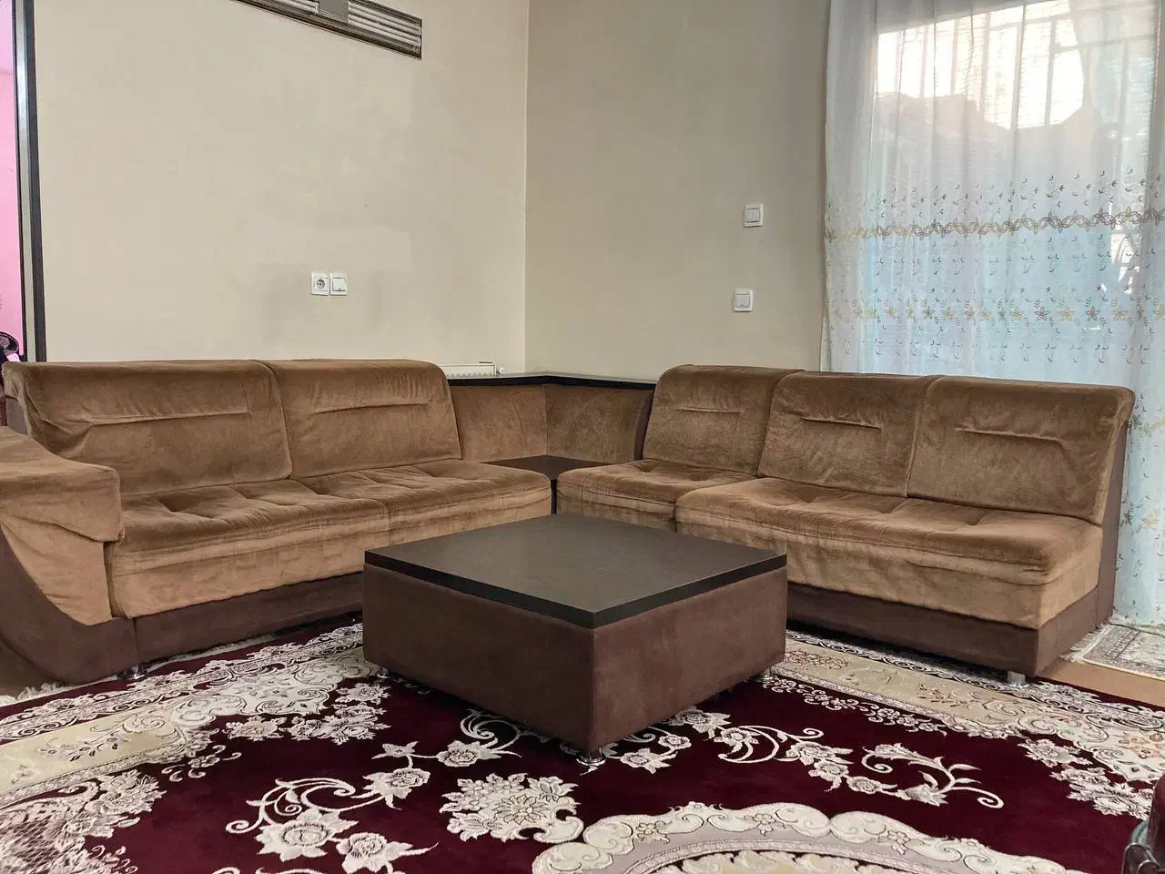 مبل راحتی ۶ نفره همراه جلومبلی|مبلمان خانگی و میز عسلی|فولادشهر, فولادشهر|دیوار