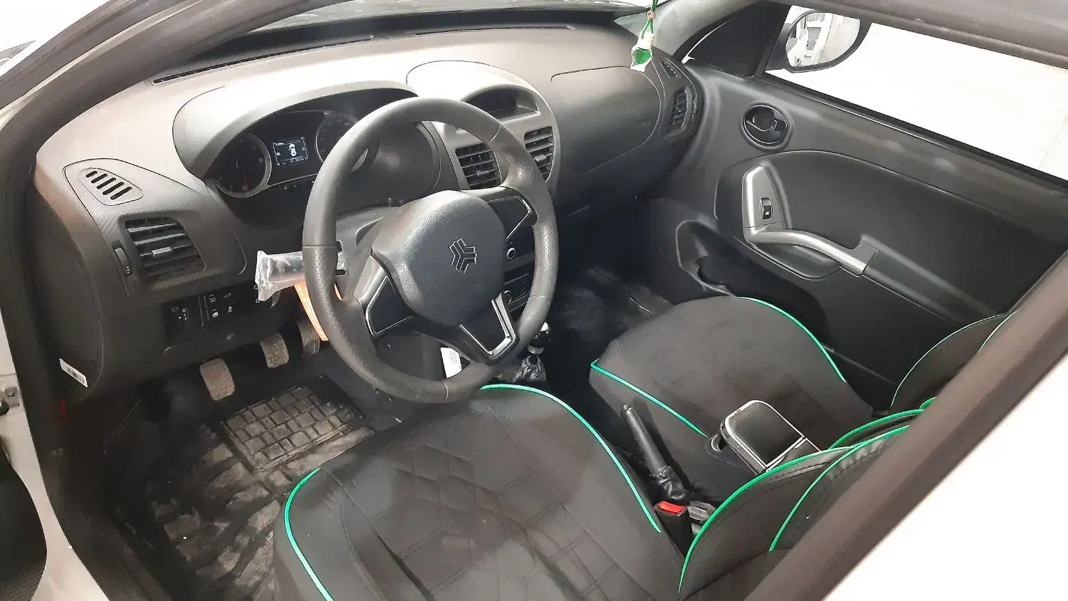 کوییک ۴۰۳ کارمندی ۱۰ هزار تا کار صفر|خودرو سواری و وانت|نیشابور, میدان حافظ|دیوار