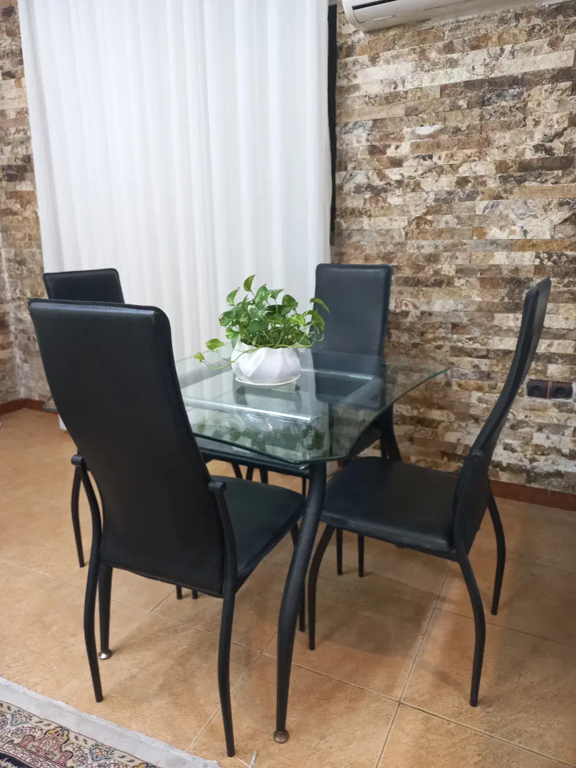 میزناهارخوری|میز و صندلی غذاخوری|رشت, نخودچر|دیوار