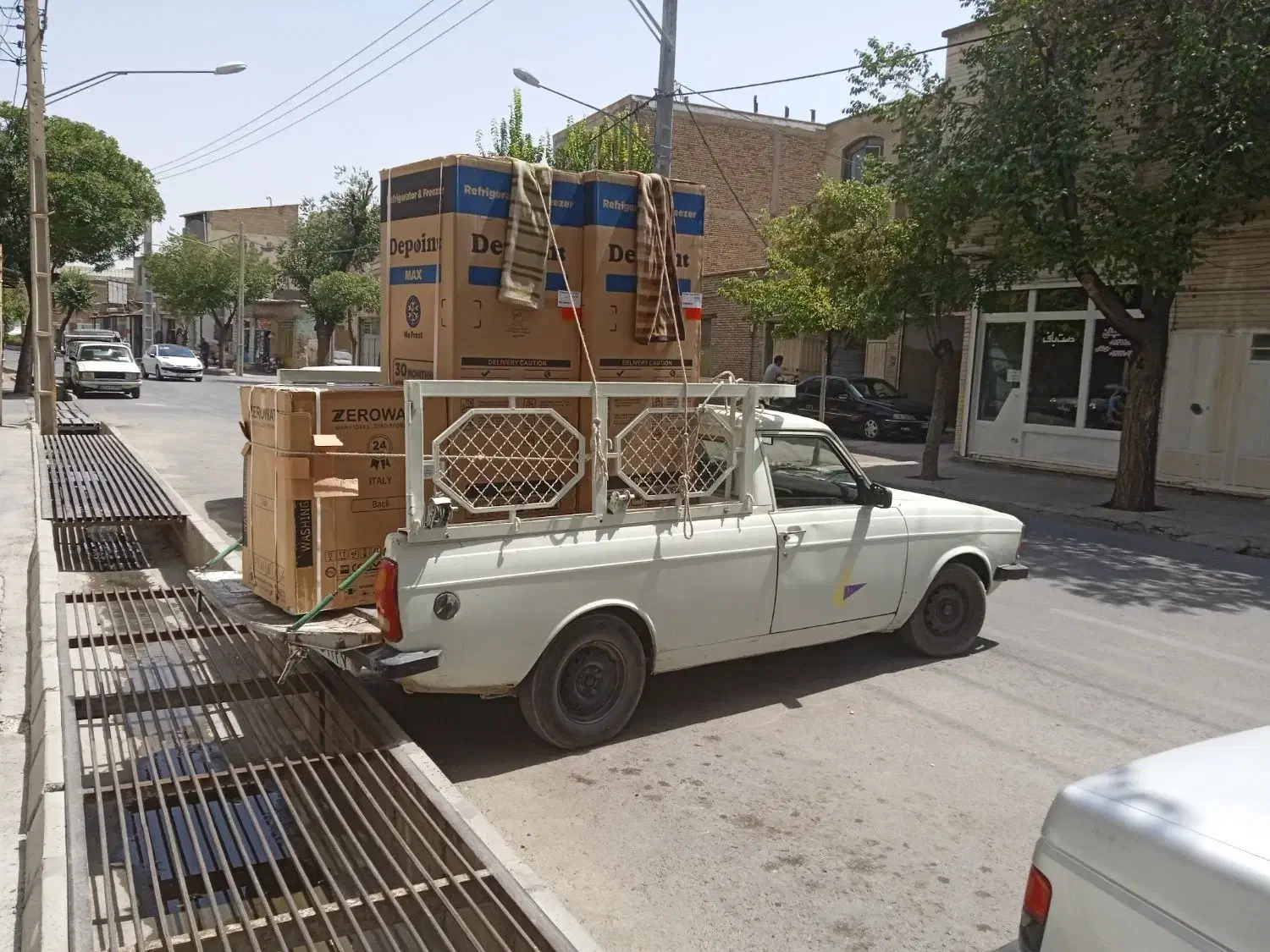 وانت کرایه همراه باکارگردرون شهروخا رج شهرحومه|خدمات حمل و نقل|شهرکرد, |دیوار