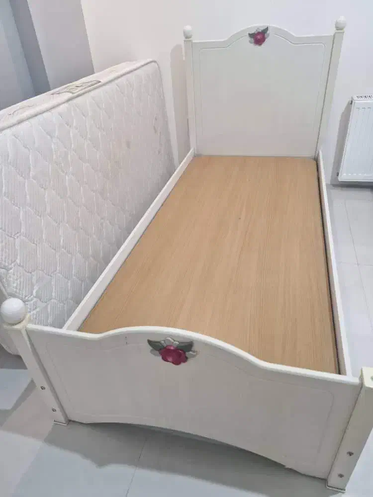 سرویس خواب یکنفره نوجوان طرح گل رز|تخت و سرویس خواب|بجنورد, |دیوار