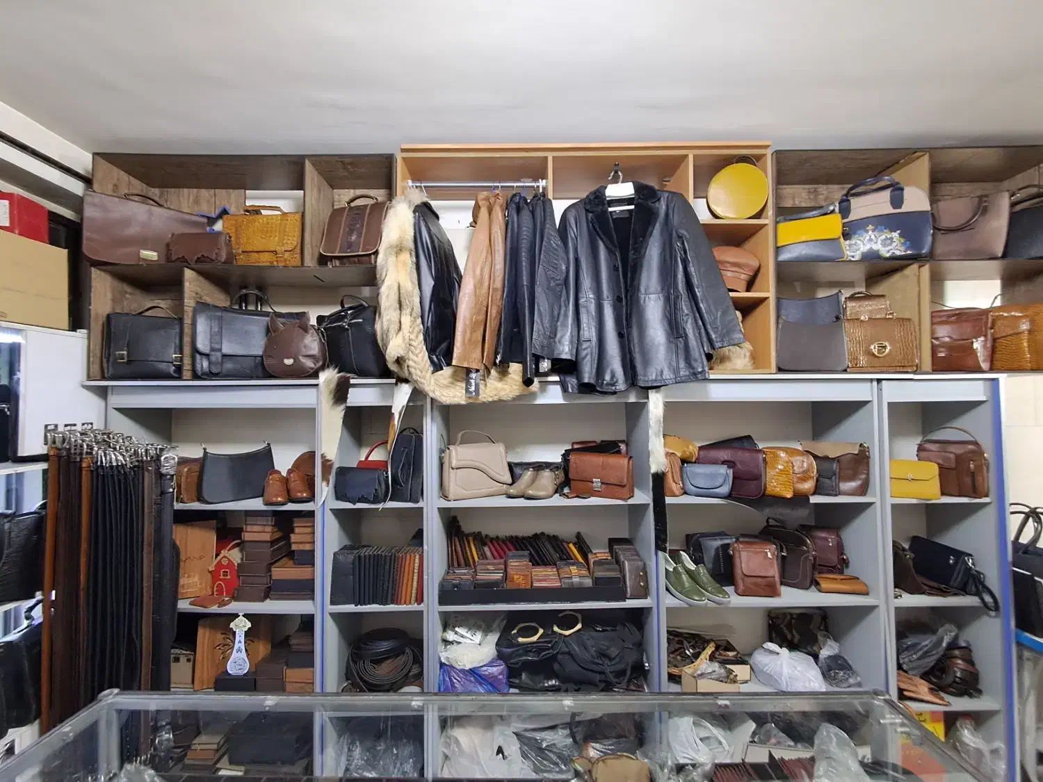 ماندگار ترین هدیه روز مادر زیر قیمت تولیدی|کیف، کفش، کمربند|کرج, گلشهر|دیوار