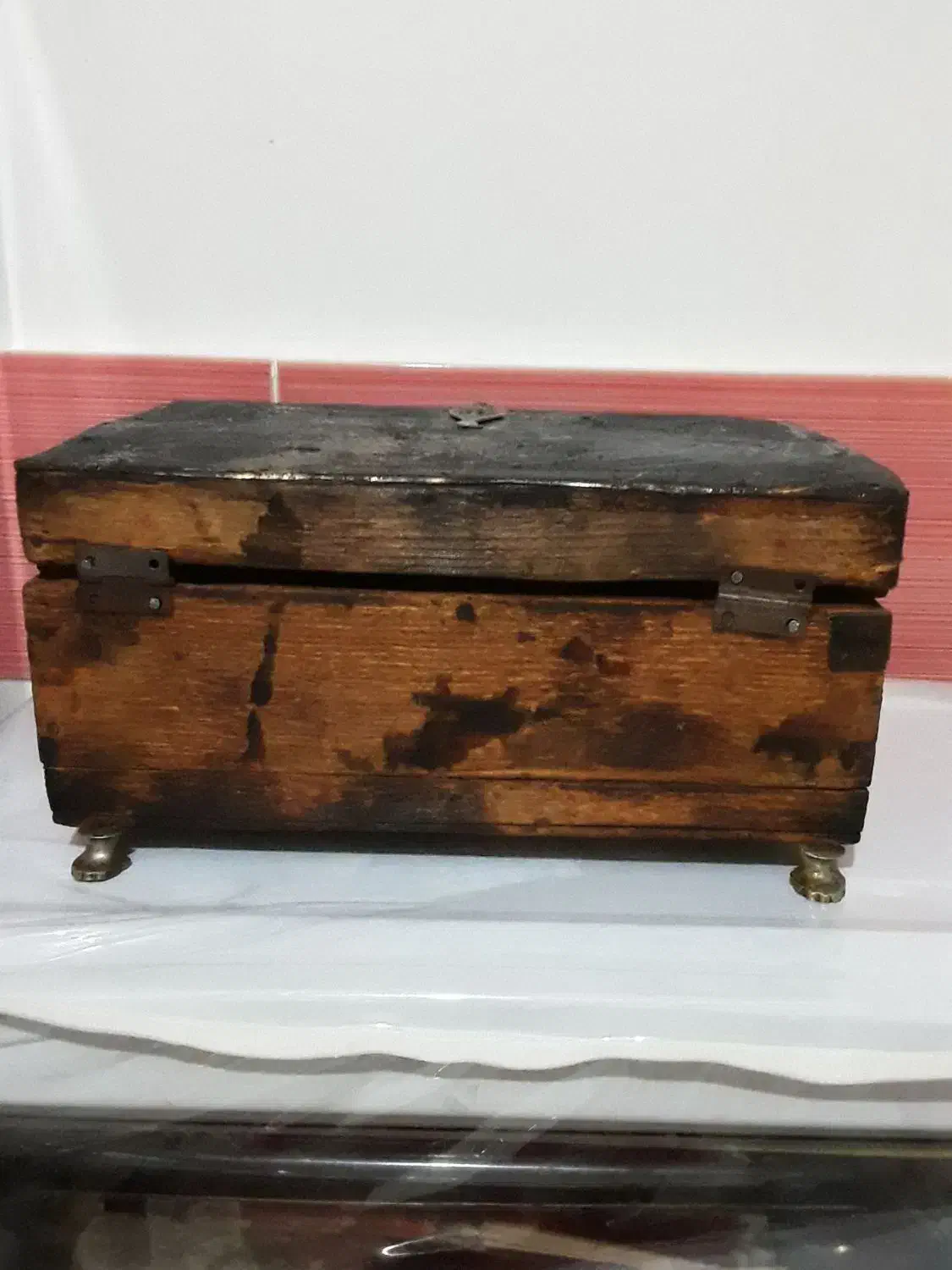 صندوقچه (جعبه) قدیمی|کلکسیون اشیاء عتیقه|مراغه, |دیوار