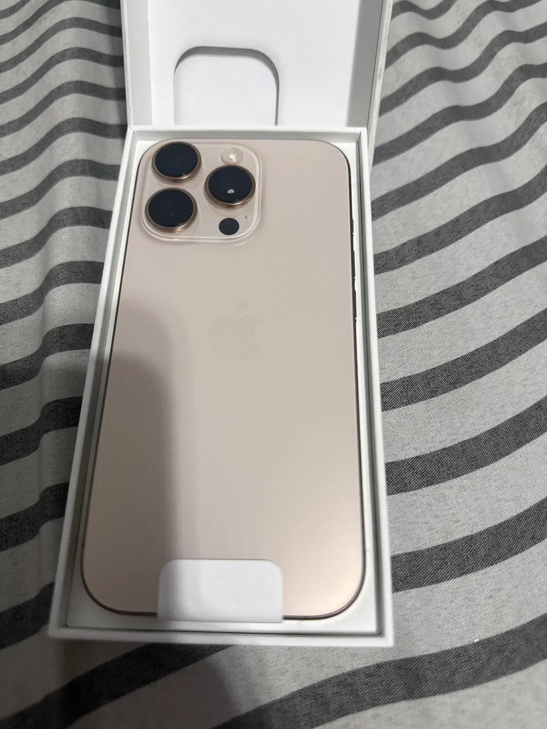 iPhone 16 pro|موبایل|اصفهان, باغ زرشک|دیوار