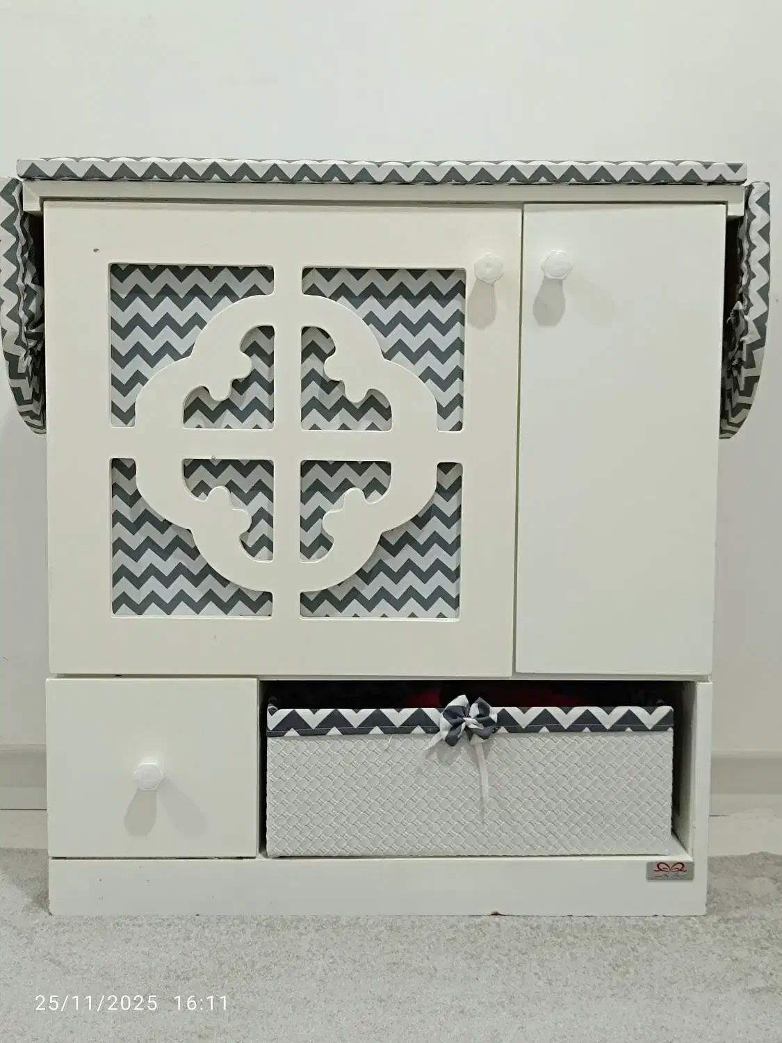 فروش میز اتو و چرخ خیاطی کمد دار|اتو و لوازم اتو|ایذه, |دیوار