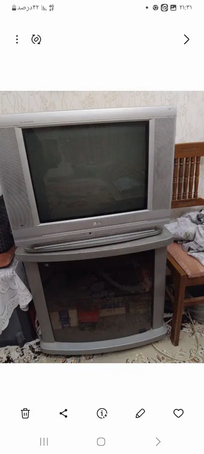 تلویزیون ۲۱ اینچ ال جی همراه با میز|تلویزیون و پروژکتور|مشهد, جانباز|دیوار