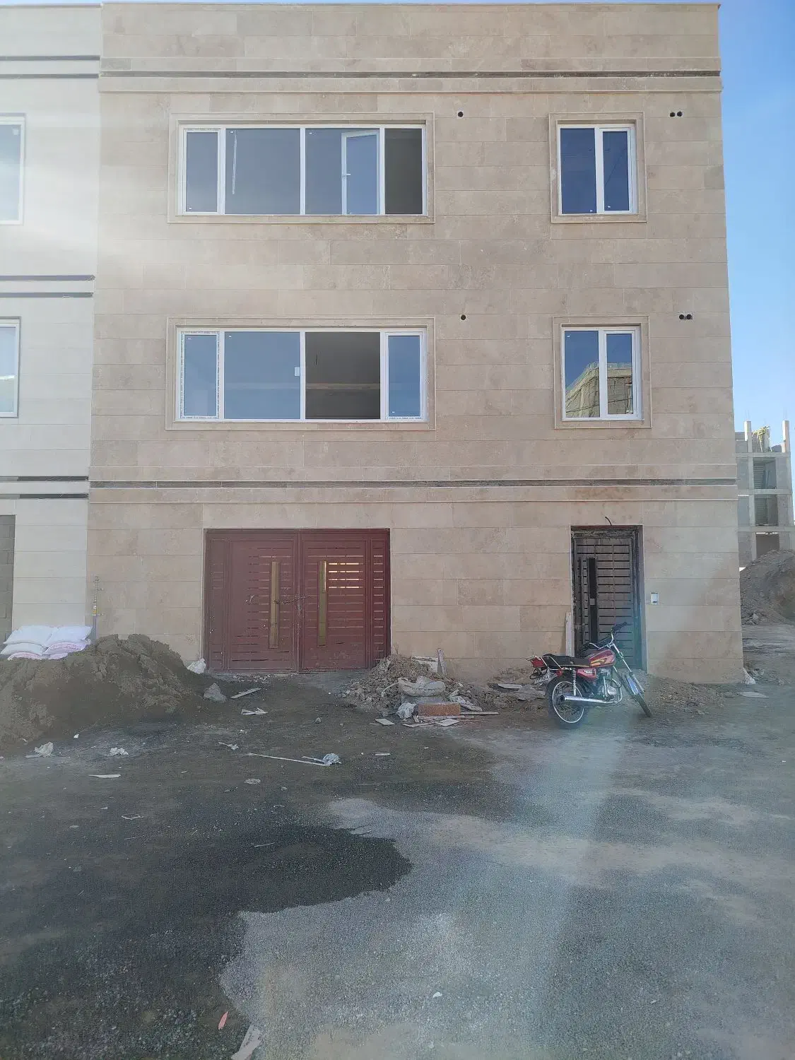 رهن طبقه اول از دو طبقه نوساز فول|اجارهٔ آپارتمان|قروه, |دیوار