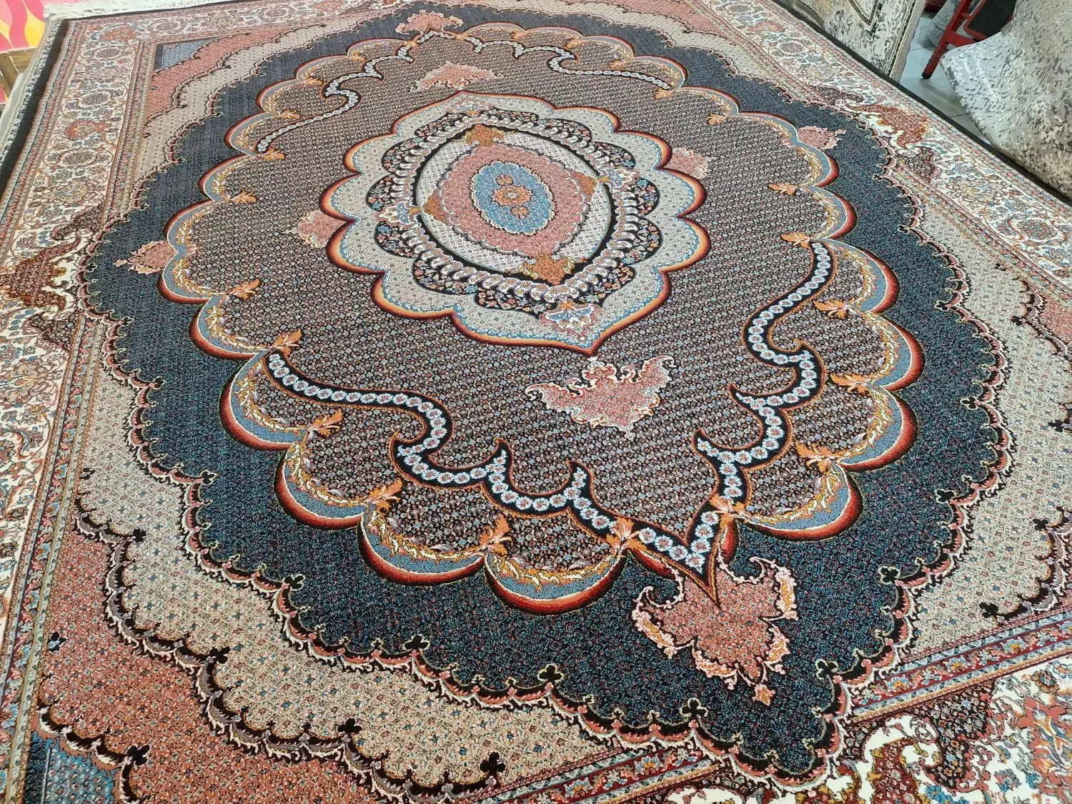 دوتخته فرش ۱۲متری ریز ماهی ۷۰۰شانه|فرش|تهران, شهرک استقلال|دیوار