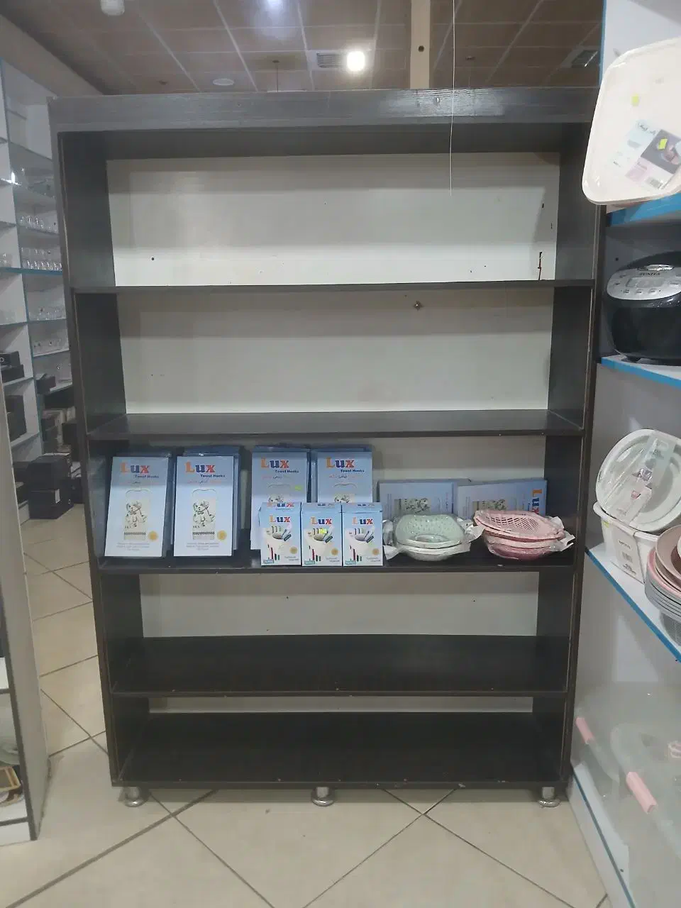 تعدادی ویترین در ابعاد مختلف|فروشگاه و مغازه|قم, شهر قائم|دیوار