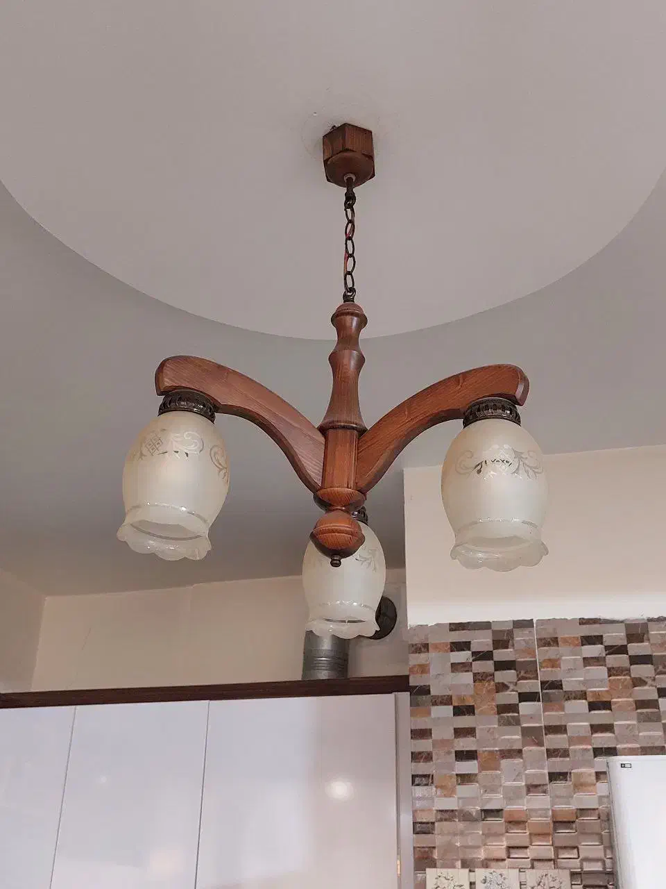 لوستر چوبی|لوستر و چراغ آویز|مشهد, فرهنگ|دیوار