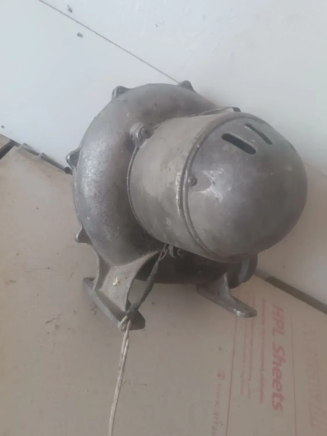 فن کبابی|پنکه و تصفیه‌کنندهٔ هوا|زاهدان, |دیوار