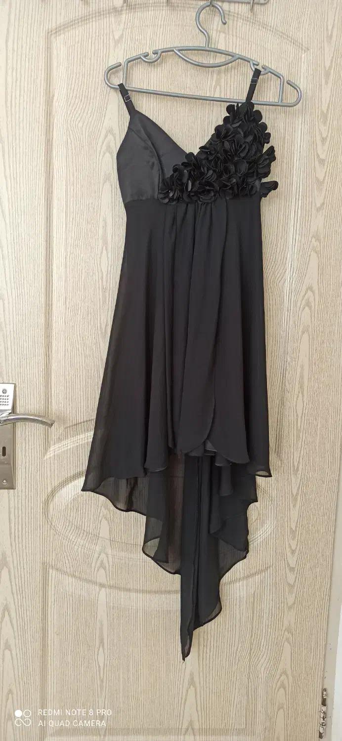 لباس مجلسی|لباس|میانه, |دیوار