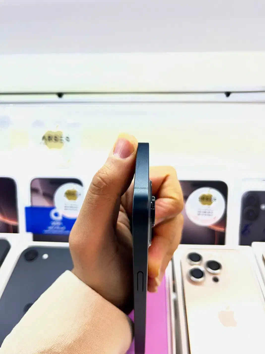 iPhone 13 مشکی تمیز باتری ۹۰|موبایل|کرج, کوی امامیه|دیوار