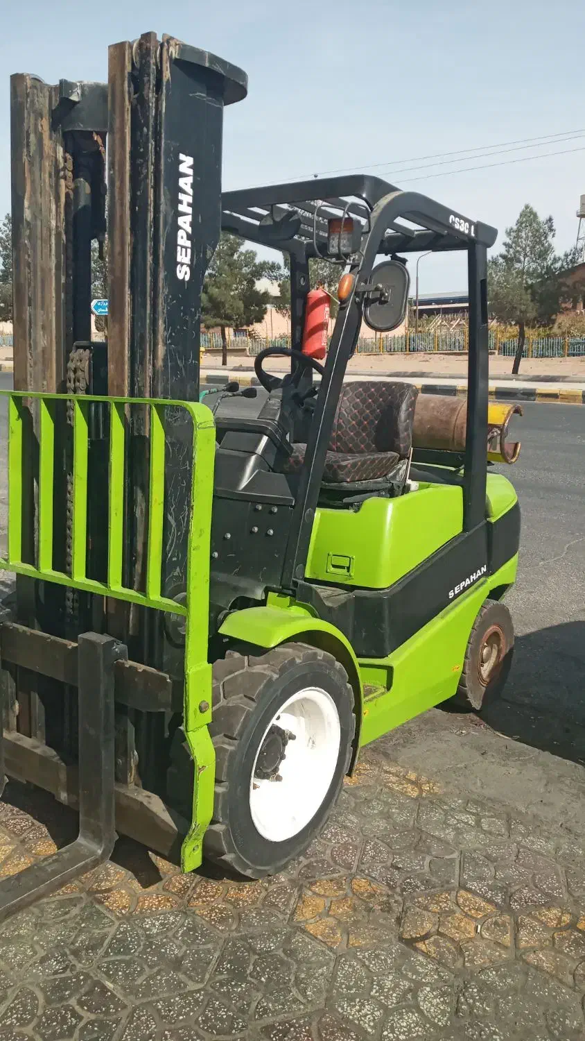 لیفتراک۳تن سپاهان،دکل۳کشوکانتینرو|خودرو سنگین|ساوه, |دیوار