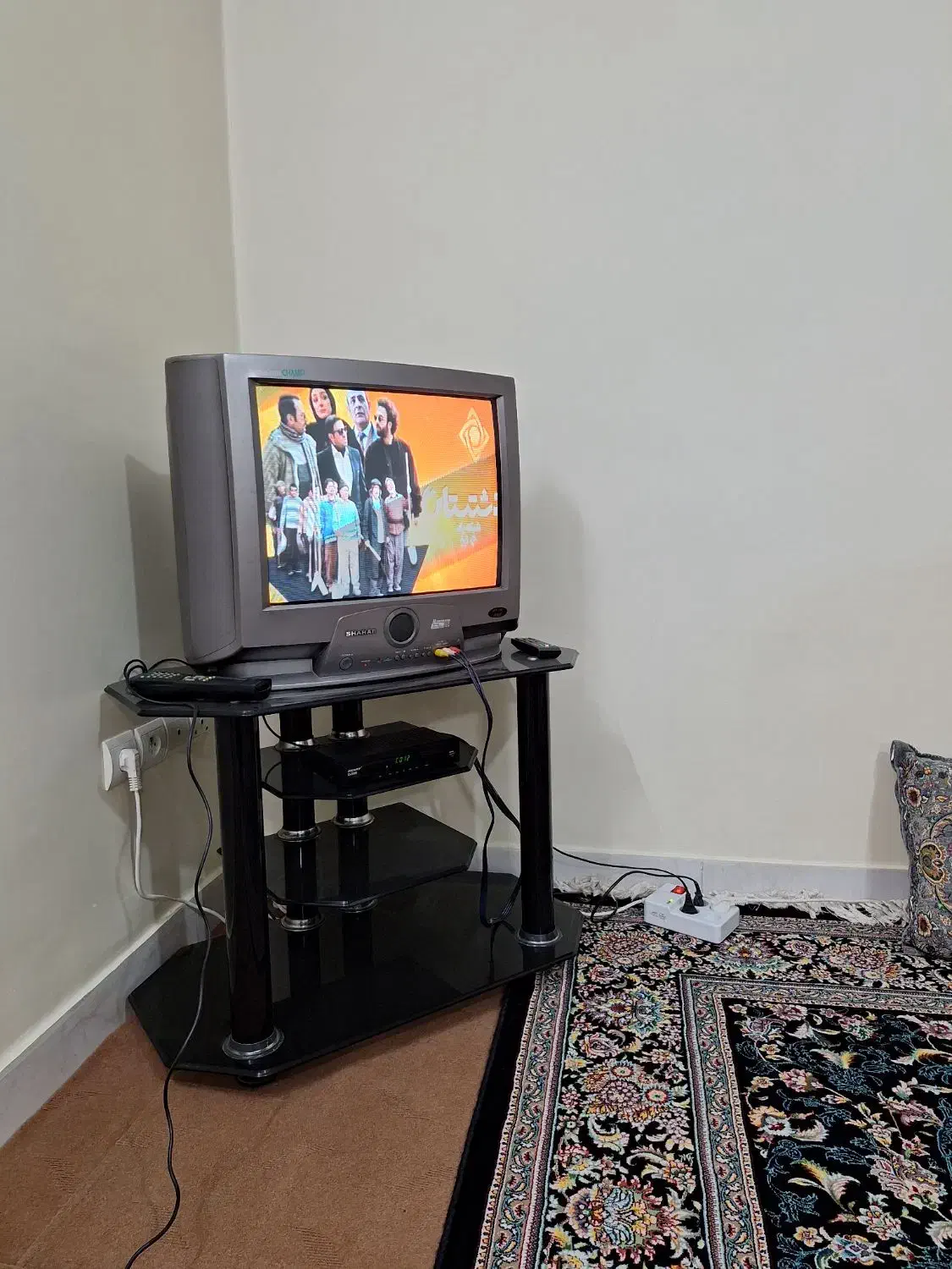 تلوزیون با میز شیشه ای|تلویزیون و پروژکتور|تهران, خاوران|دیوار