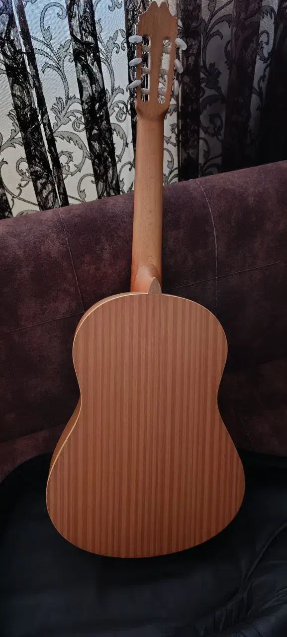 فروش گیتار کلاسیک نو|گیتار، بیس، امپلیفایر|کرمان, |دیوار