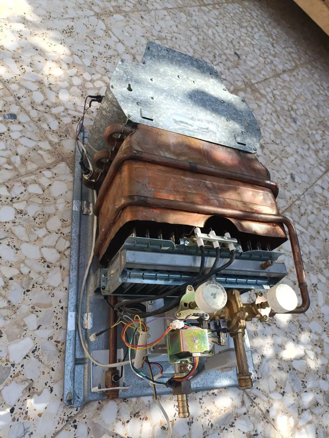 آبگرمکن رادیاتوری دیواری|آبگرمکن، پکیج، شوفاژ|فیروزآباد (فارس), |دیوار