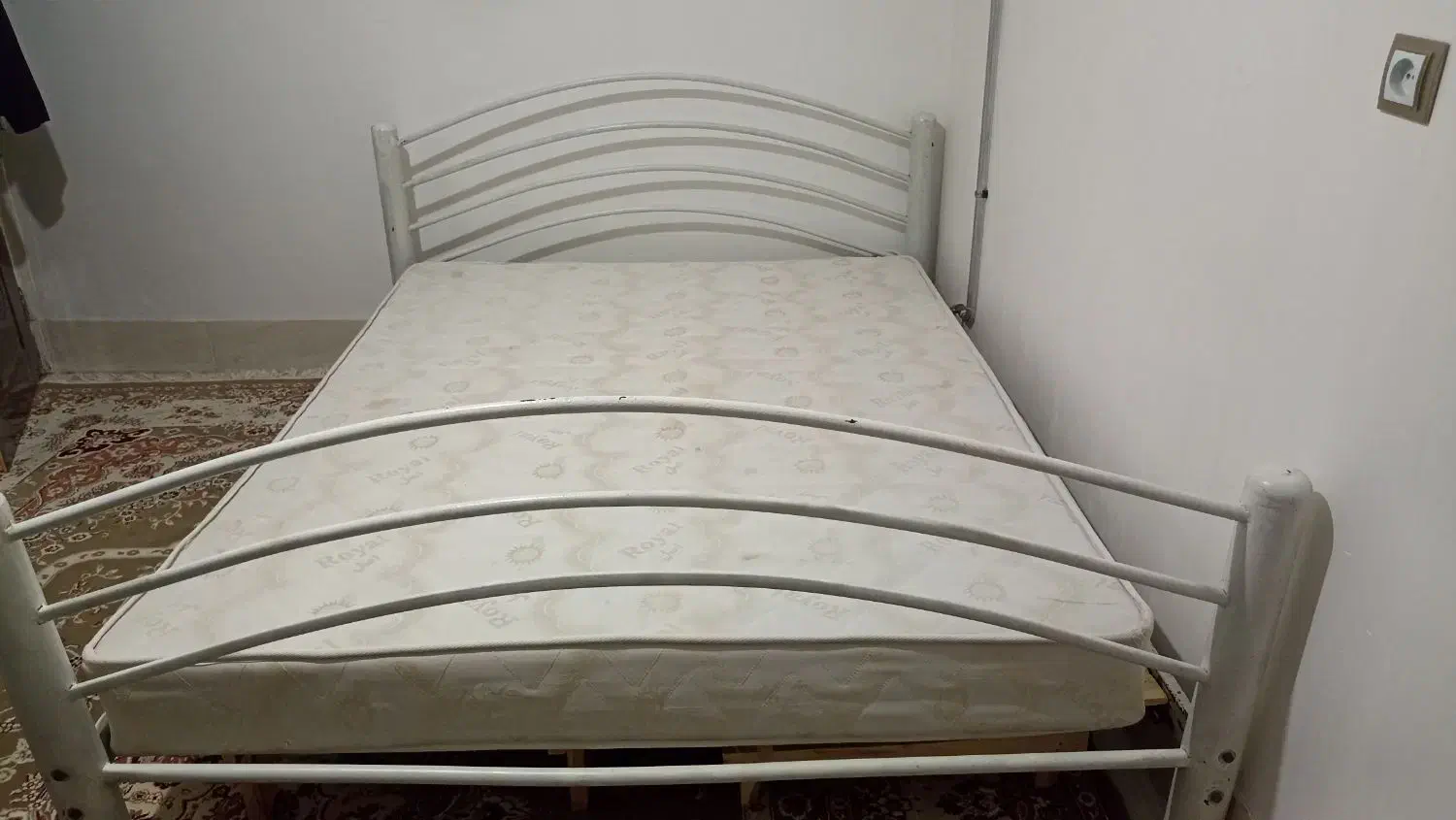 تخت خواب دو نفره|تخت و سرویس خواب|سبزوار, طبرسی (جعفرآباد)|دیوار