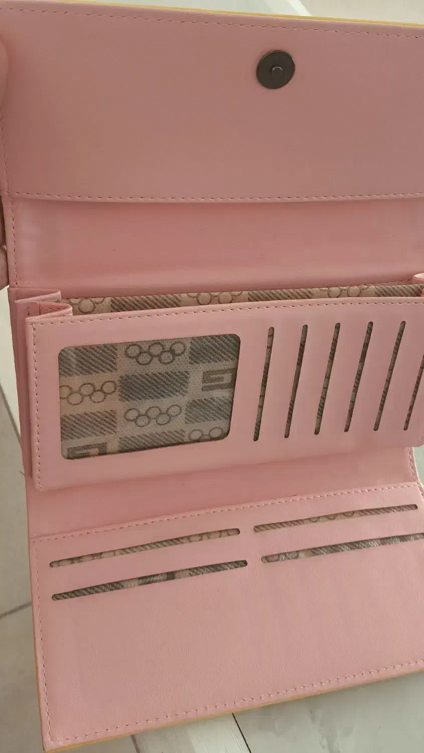 کیف نو و در حد نو توافقی|کیف، کفش، کمربند|اصفهان, پوریای ولی|دیوار