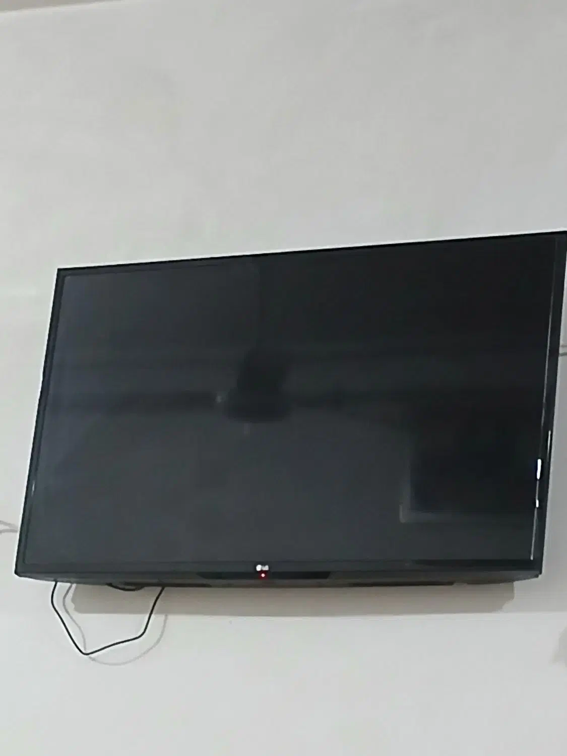 تلوزیون ۴۳ اینچ ال سی دی شکسته|تلویزیون و پروژکتور|باغ ملک, |دیوار