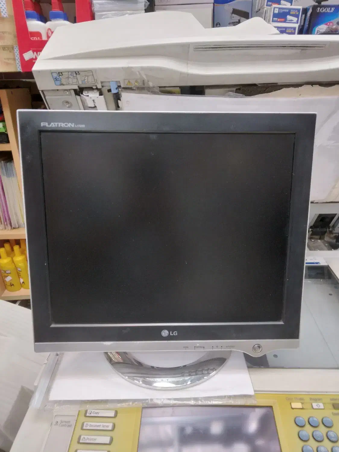 مانیتور LCD ال جی ۱۷ اینچ|قطعات و لوازم جانبی رایانه|تهران, دبستان|دیوار