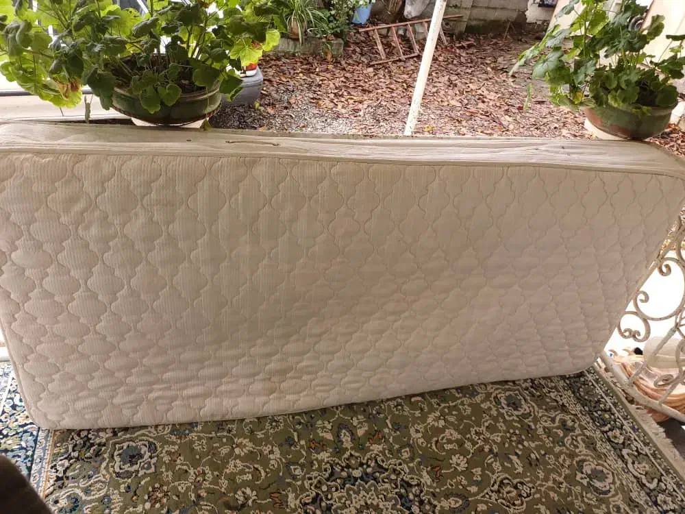 تخت یک نفره با تشک|تخت و سرویس خواب|رشت, بلوار گیلان|دیوار