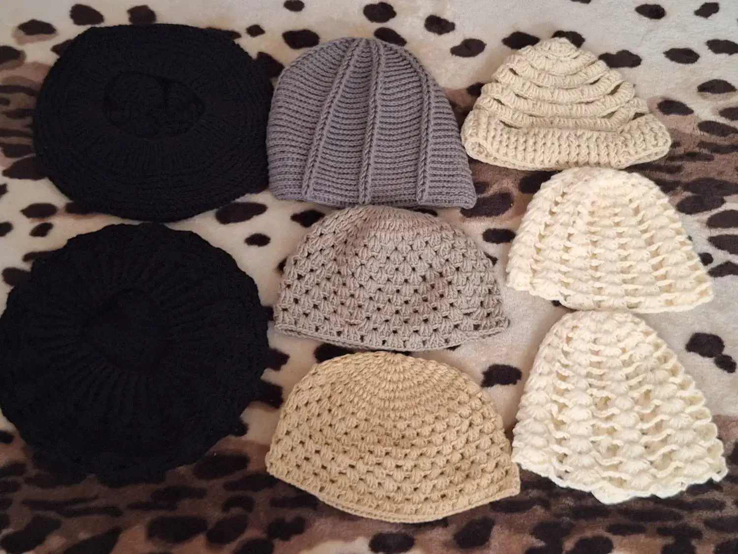 تعدادی کلاه خارجی و دستبافت و رافیا|لباس|کرج, جهان‌شهر|دیوار