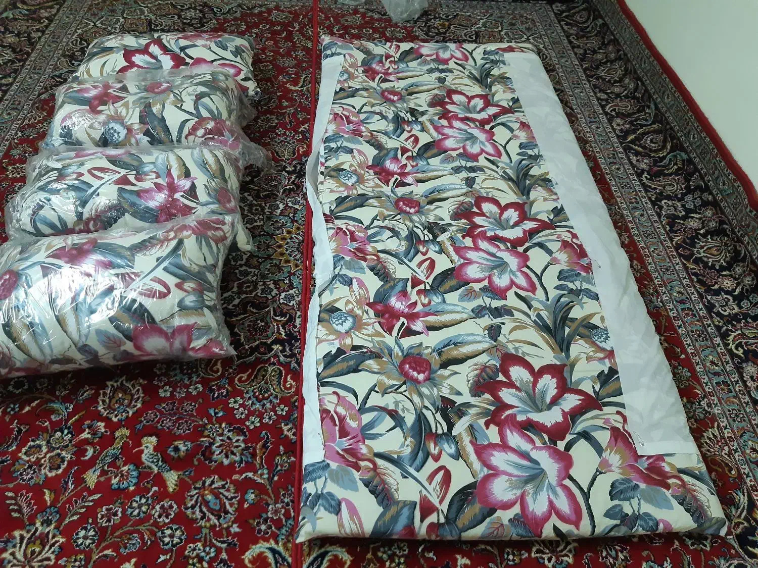 فروش بالش و تشک|رختخواب، بالش، پتو|قم, آزادگان|دیوار