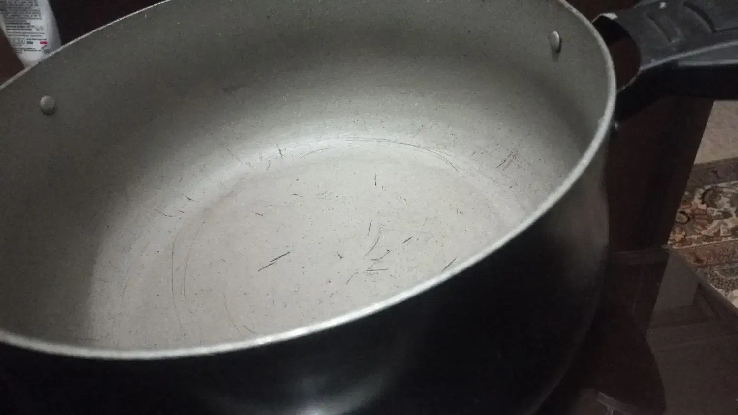 قابلمه تفلون|ظروف پخت‌وپز|قم, سالاریه|دیوار