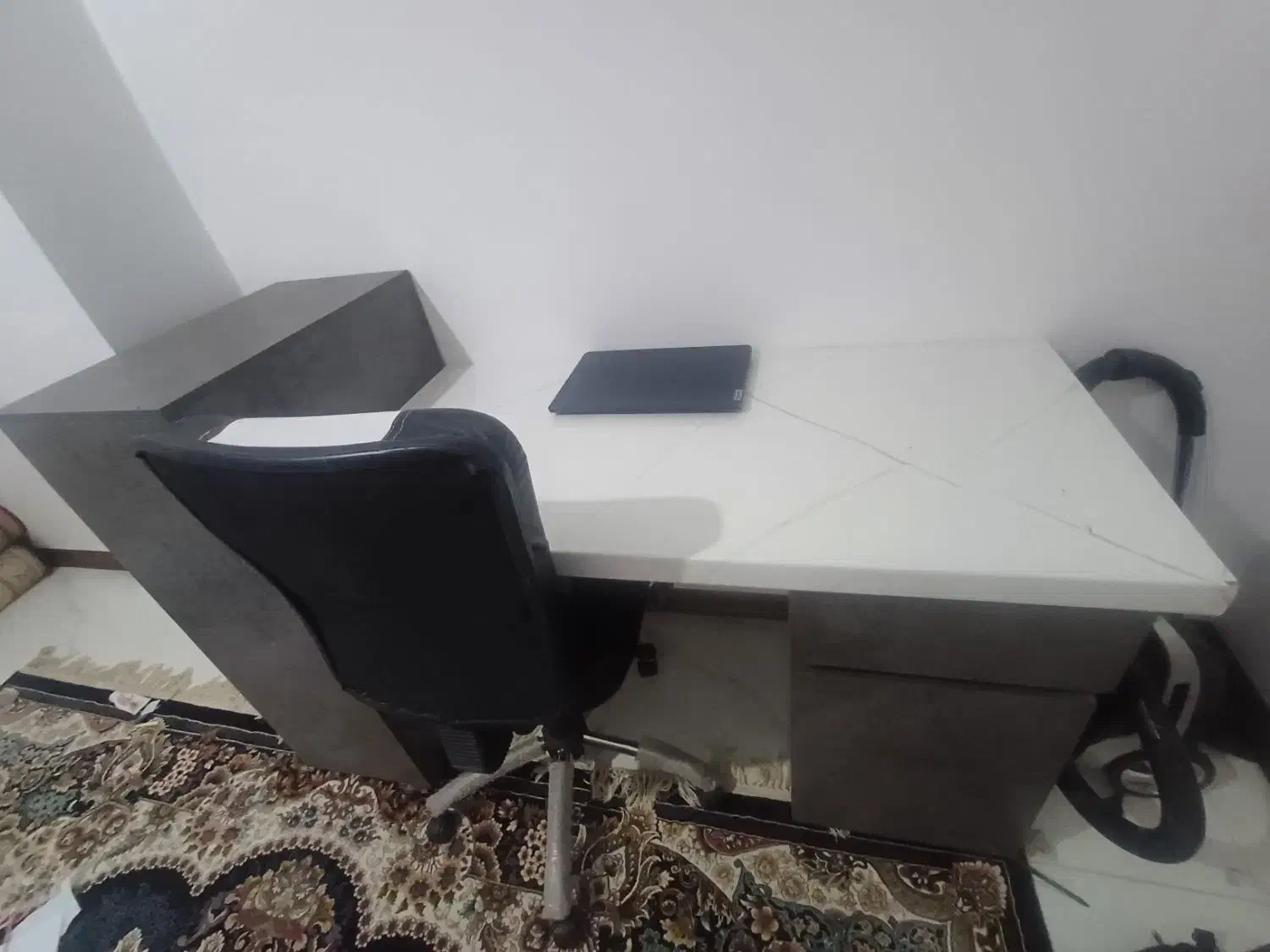 میز تحریر و صندلی|میز تحریر و کامپیوتر|اشتهارد, |دیوار