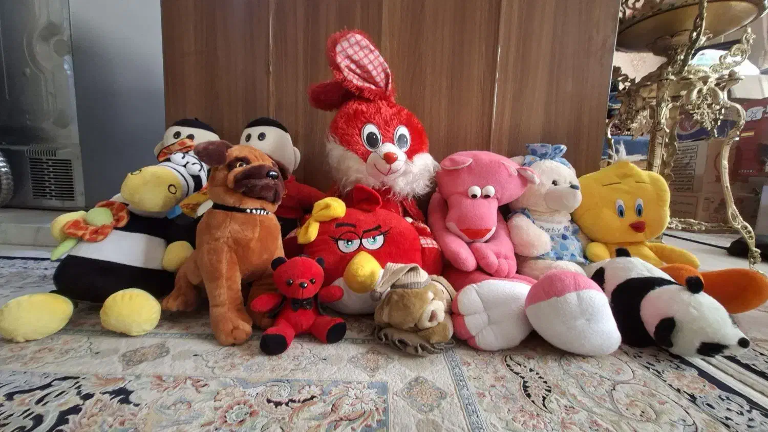 عروسک|اسباب‌بازی بچه|اصفهان, نقش جهان|دیوار