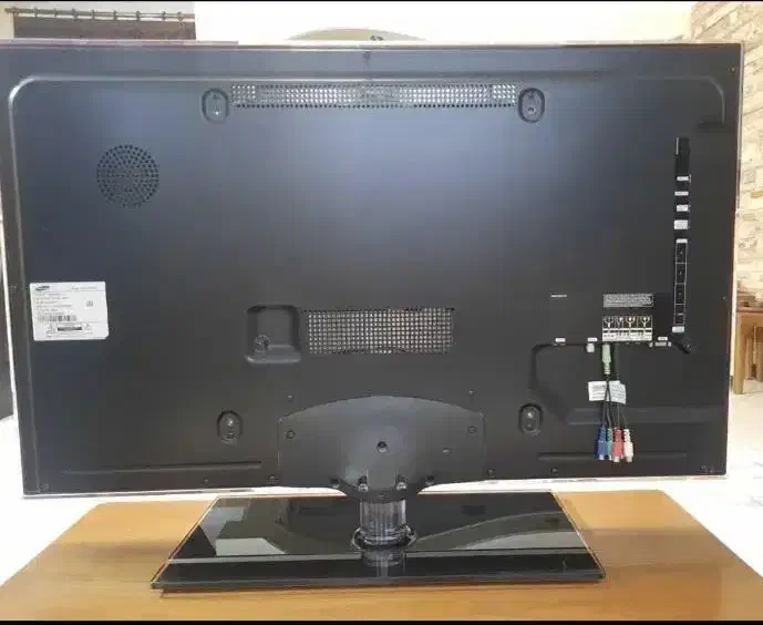 ال ای دی 42 سامسونگ|تلویزیون و پروژکتور|شیراز, قالیشویی|دیوار