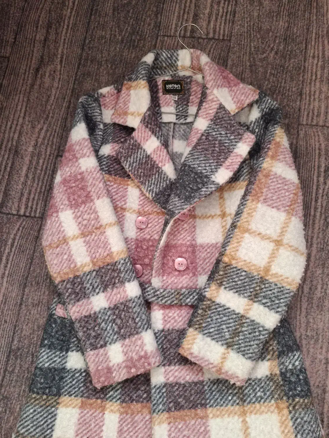 لباس|لباس|مشهد, شریف|دیوار