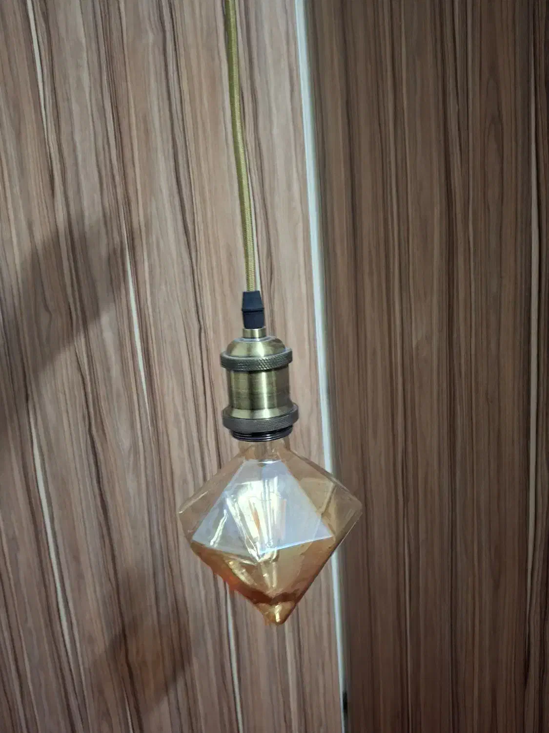 لامپ وسرپیچ لامپ|لامپ و چراغ|بروجرد, |دیوار