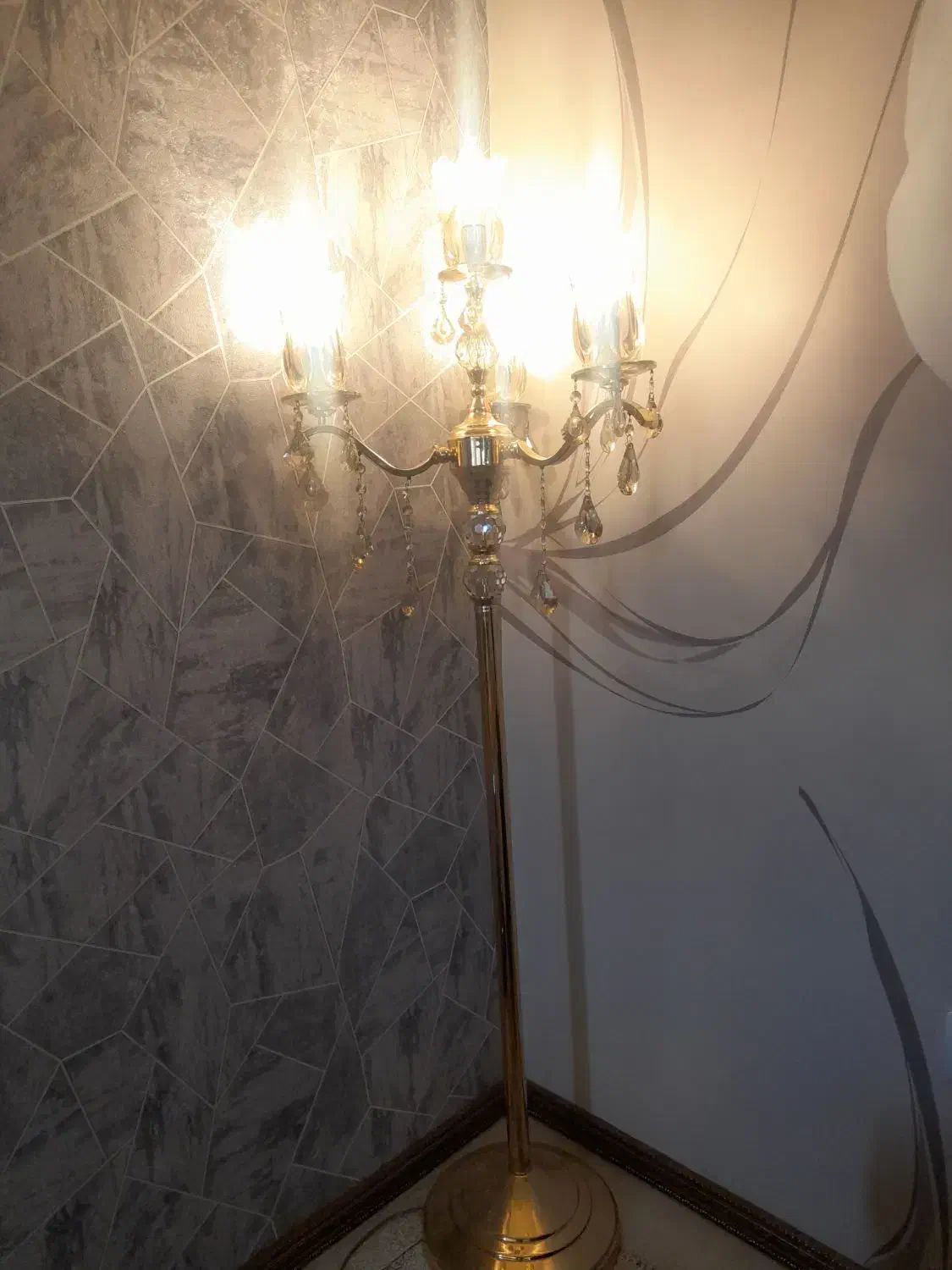 اواژرطلایی ۴شاخه|چراغ خواب و آباژور|مشهد, امیریه|دیوار