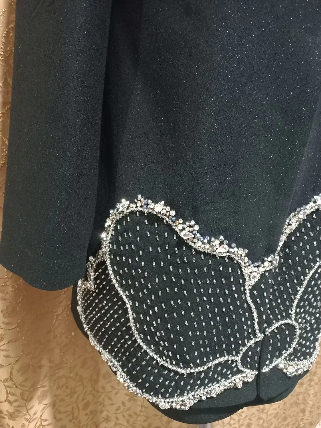 منجوق دوزی|لباس|پارسآباد, |دیوار