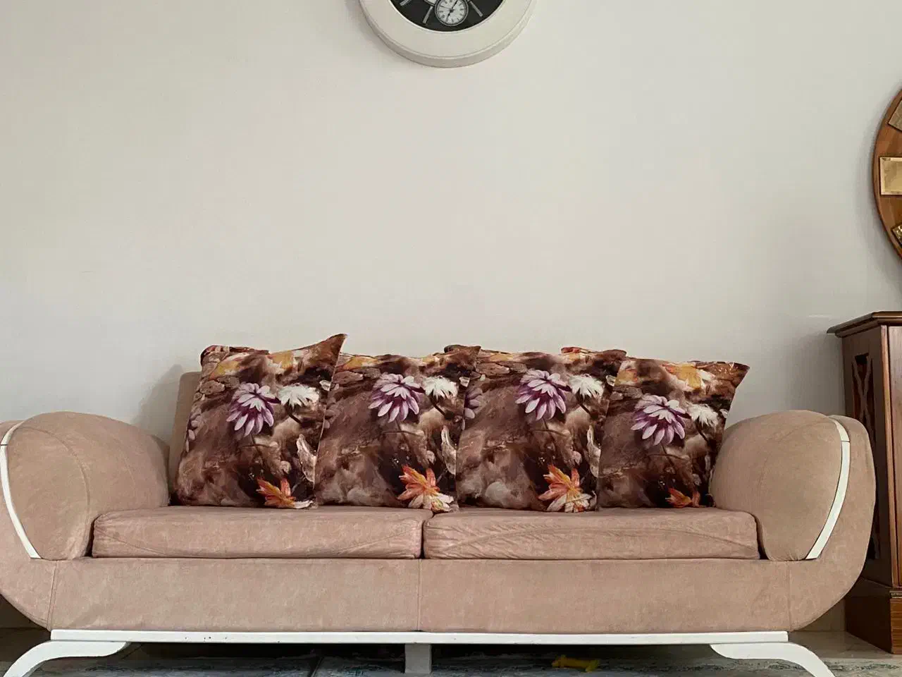 مبل هفت نفره|مبلمان خانگی و میز عسلی|ری, علایین|دیوار