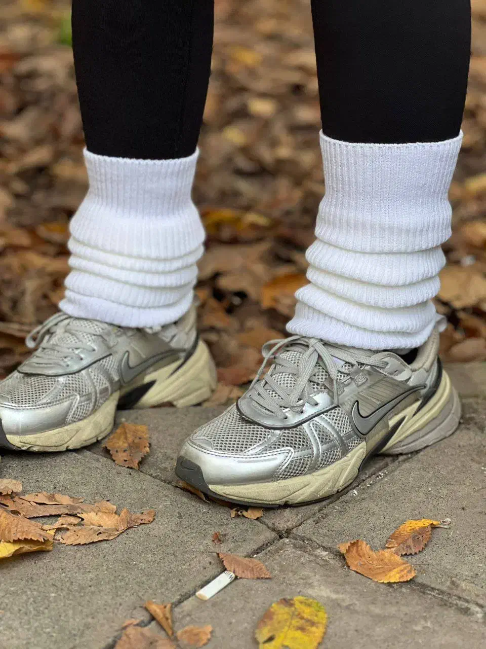 لگ وارمر|لباس|تهران, نیروی هوایی (پیروزی)|دیوار