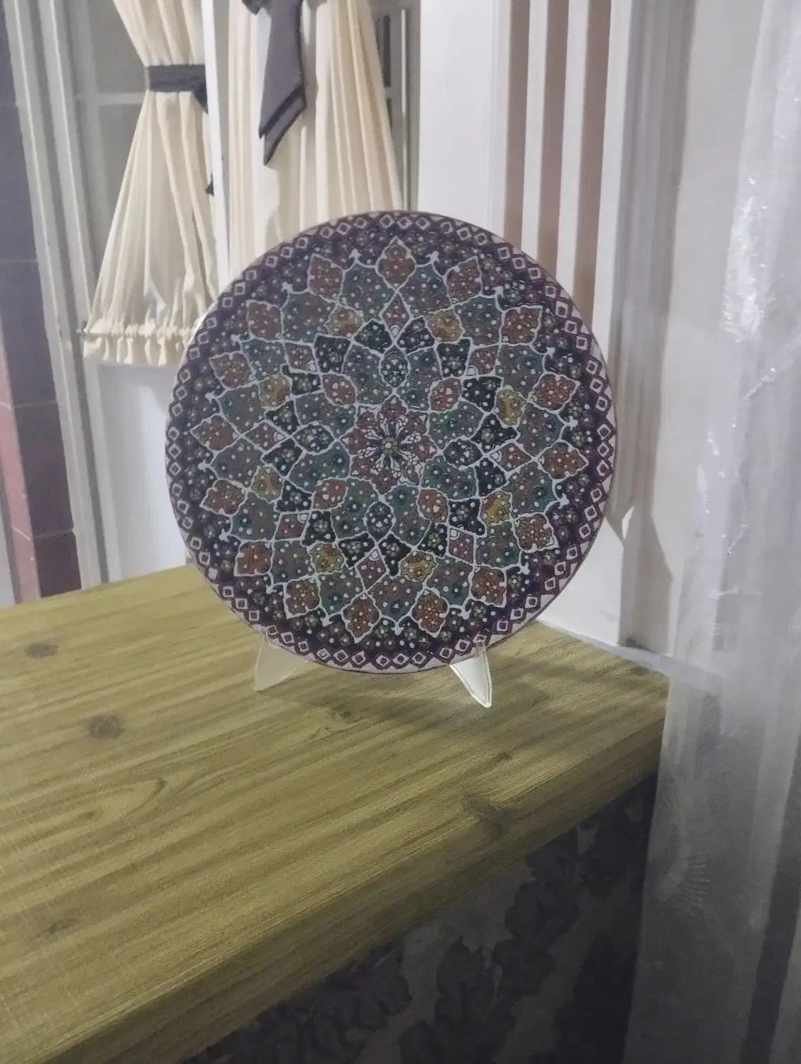 بشقاب مینا کاری بسیار زیبا و شیک|صنایع دستی و سایر لوازم تزئینی|قزوین, |دیوار