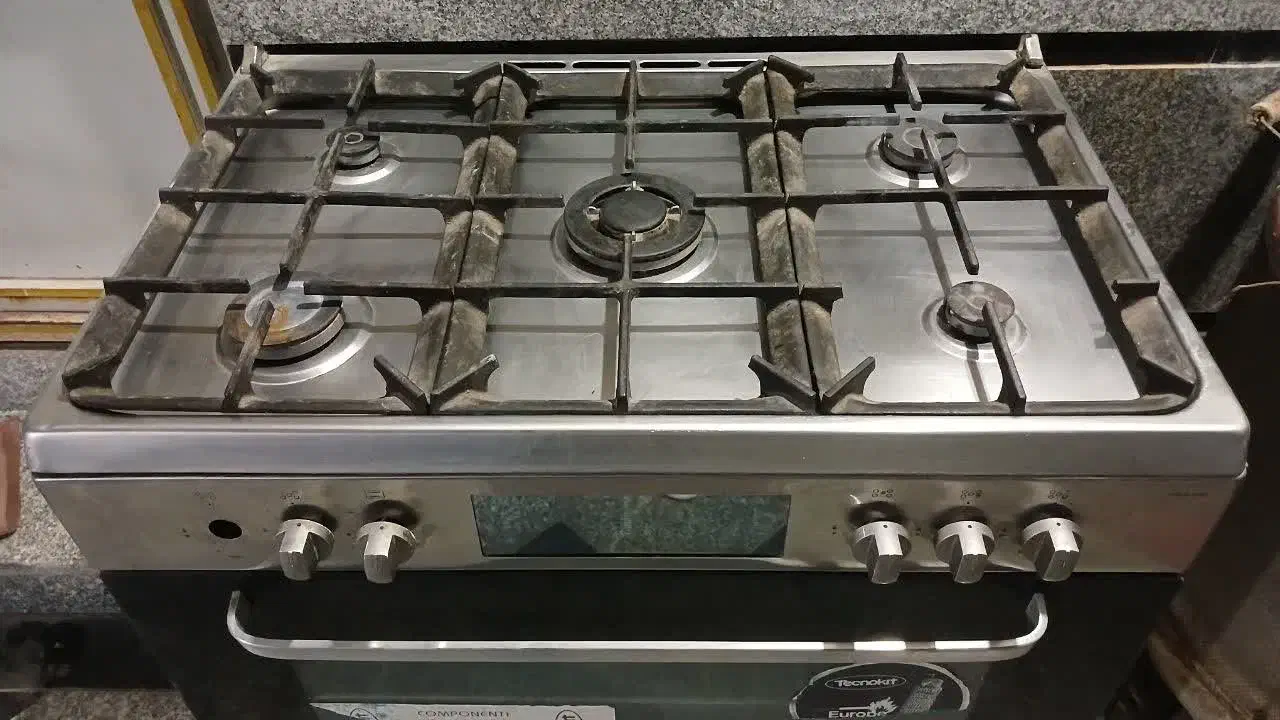 اجاق گاز کارکرده فردار تکنو تیک|اجاق گاز و لوازم برقی پختوپز|قم, قلعه کامکار|دیوار