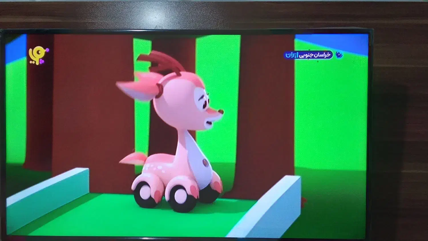 تلویزیون ۴۳ اینچ|تلویزیون و پروژکتور|اقبالیه, |دیوار