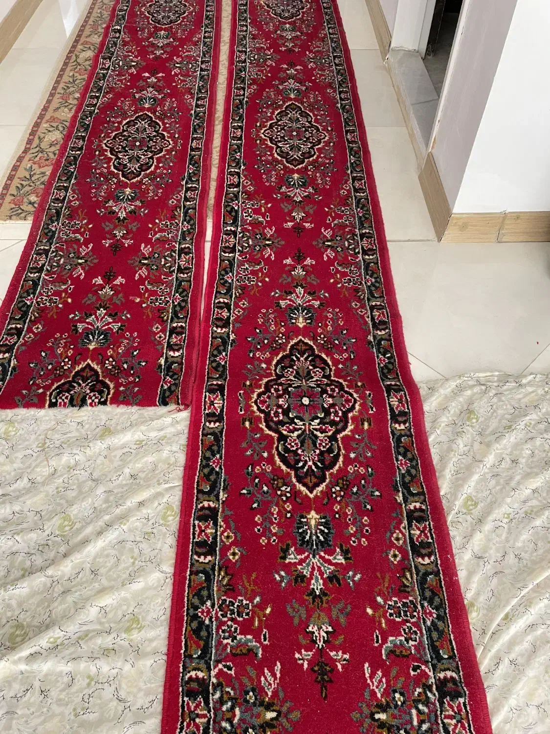 کناره فرش|فرش|نیشابور, کوی فرهنگیان|دیوار