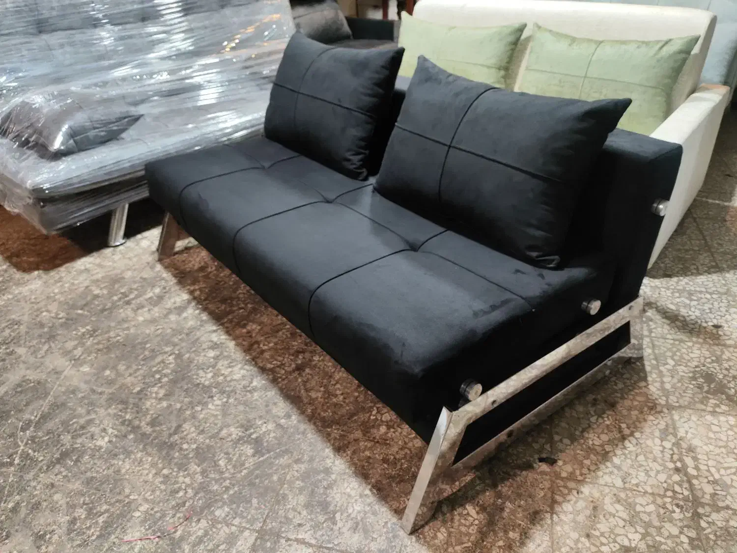 مبل تختخوابشو دیانا مشکی تخت خواب شو تاشو|مبلمان خانگی و میز عسلی|اصفهان, کشاورزی|دیوار