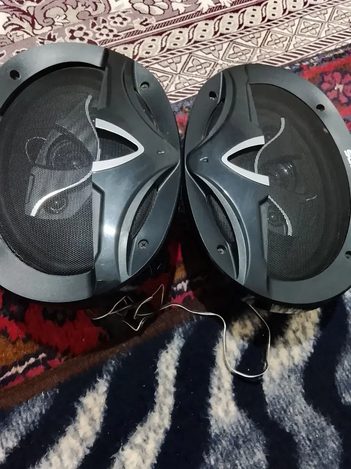 باند ماشین|صوتی و تصویری|میانه, |دیوار