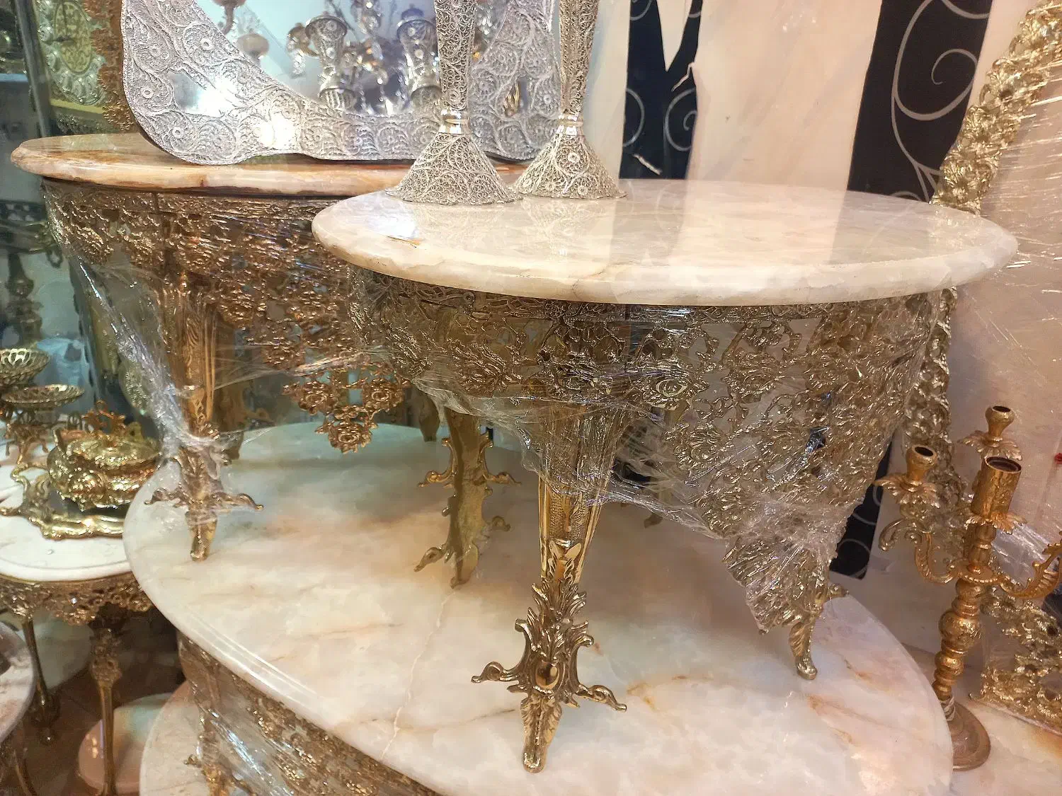 جلومبلی برنز آنتیک برنجیان|مبلمان خانگی و میز عسلی|ارومیه, |دیوار