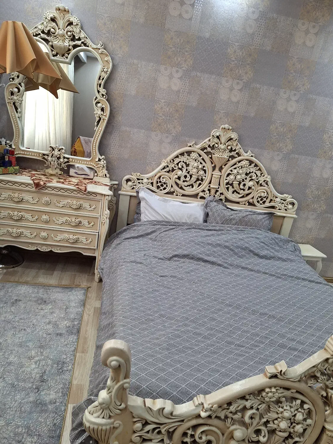 تخت میز ارایش|تخت و سرویس خواب|تهران, قیام|دیوار